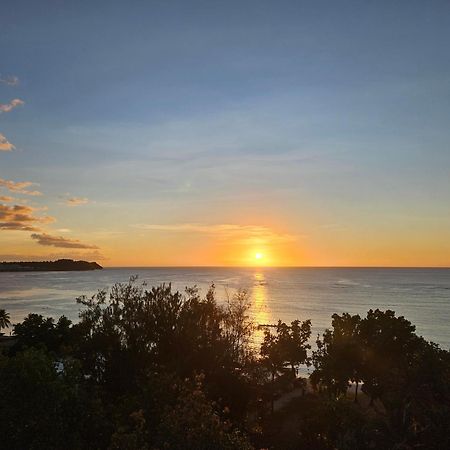 Guam Reef Hotel Tumon Bagian luar foto