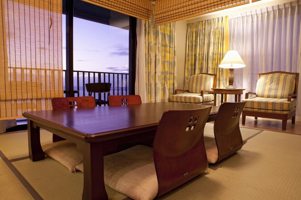 Guam Reef Hotel Tumon Bagian luar foto