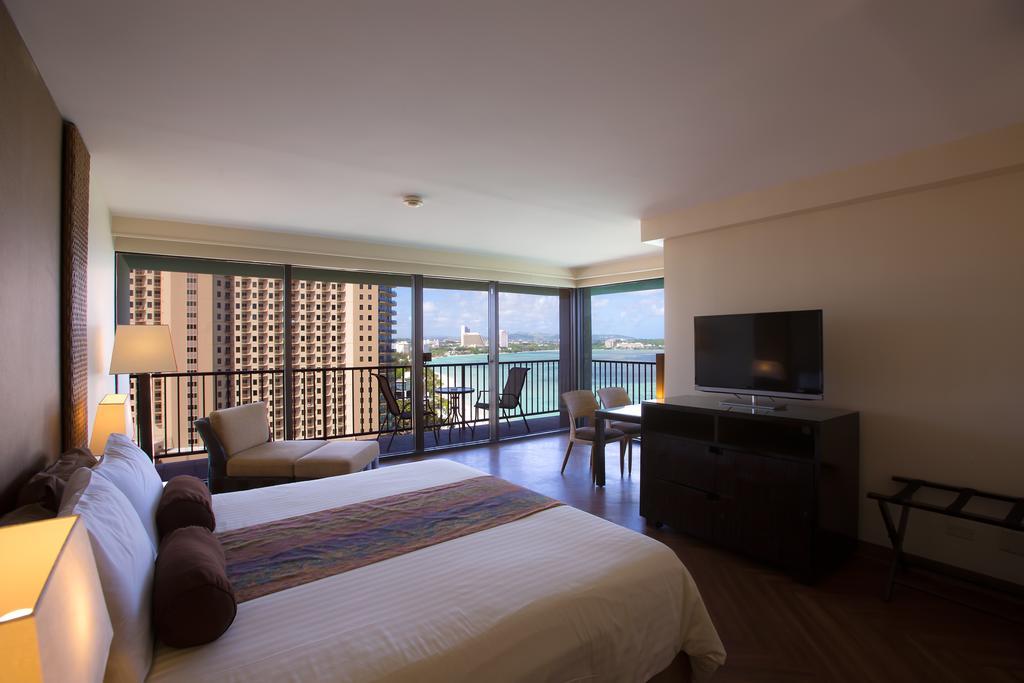 Guam Reef Hotel Tumon Bagian luar foto