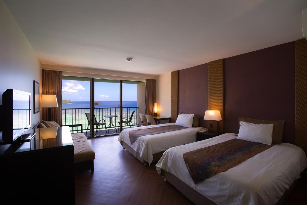 Guam Reef Hotel Tumon Bagian luar foto
