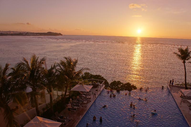 Guam Reef Hotel Tumon Bagian luar foto