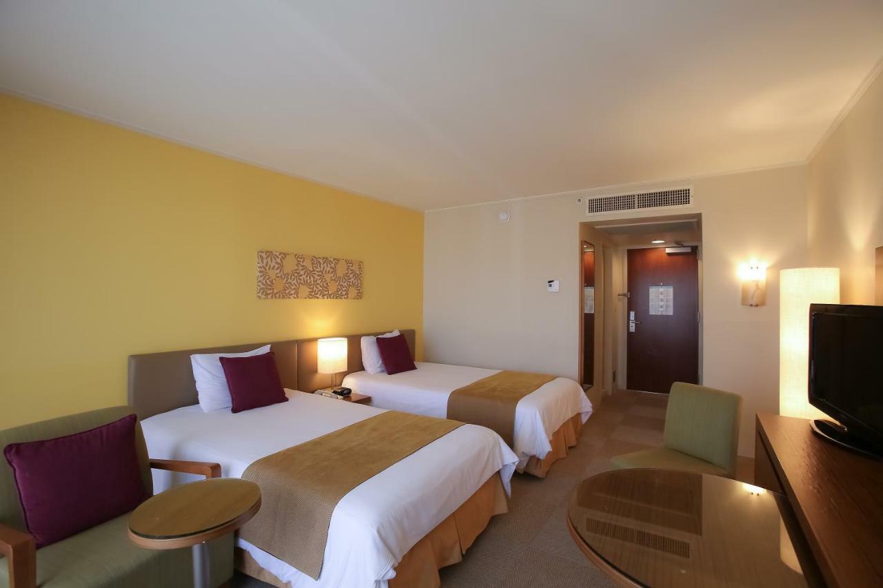 Guam Reef Hotel Tumon Bagian luar foto